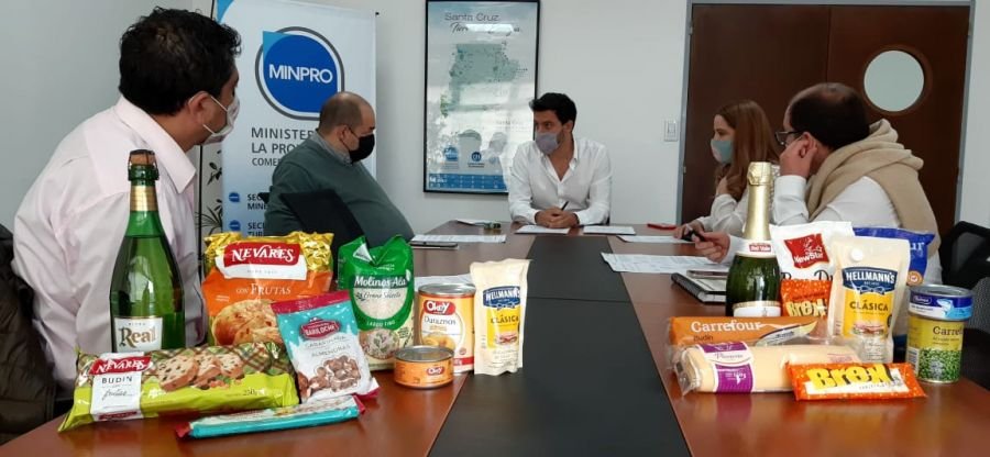 El Gobierno de Santa Cruz acordó precios para la canasta navideña