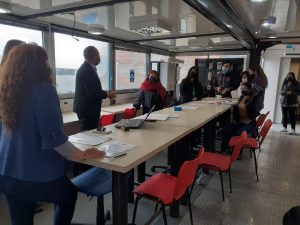 Autoridades de Educación visitaron el Aula Taller Móvil en el Bº Bicentenario de Río Gallegos