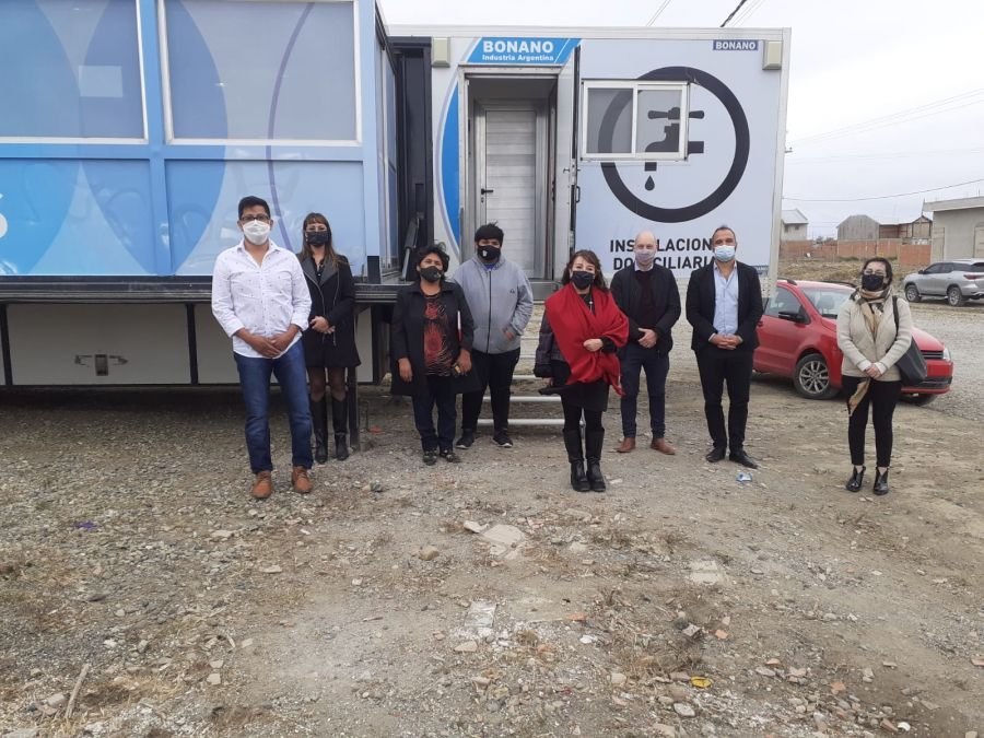Autoridades de Educación visitaron el Aula Taller Móvil en el Bº Bicentenario de Río Gallegos
