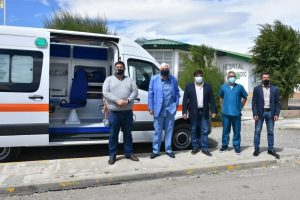 El Gobierno entregó ambulancias en Piedra Buena y Puerto Santa Cruz