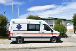 El Gobierno entregó ambulancias en Piedra Buena y Puerto Santa Cruz