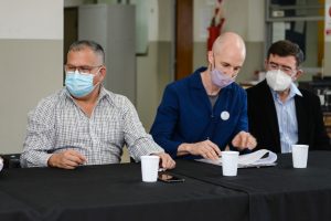Educación celebró la firma de convenio entre la Escuela de Biología Marina y el INSET