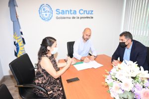 Articulan acciones para potenciar el mercado productivo santacruceño