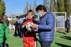 Inauguraron nueva cancha de césped sintético en Río Gallegos