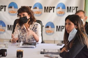 Santa Cruz presentó la nueva línea de créditos "Mujeres Producen" en el municipio de Pico Truncado