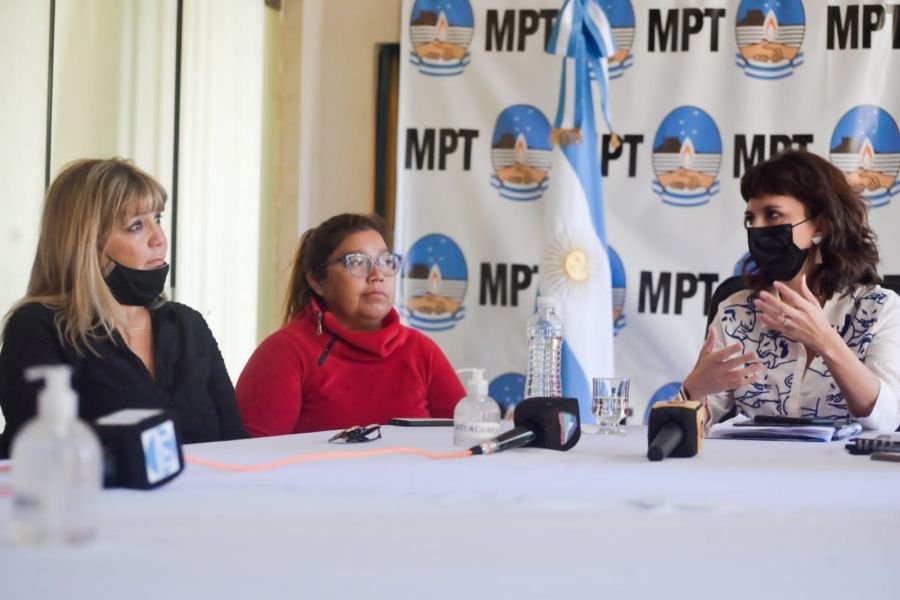 Santa Cruz presentó la nueva línea de créditos "Mujeres Producen" en el municipio de Pico Truncado