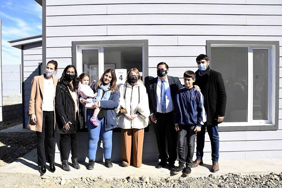 Grasso: “Hay planes en desarrollo para dar soluciones habitacionales a las familias”