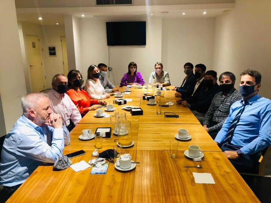 El Gobierno de Santa Cruz se reunió con empresarios locales y operadoras petroleras