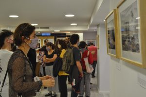 La Casa de Santa Cruz presentó la muestra fotográfica “La memoria que resuena en el silencio”