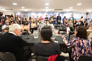 La Casa de Santa Cruz presentó la muestra fotográfica “La memoria que resuena en el silencio”