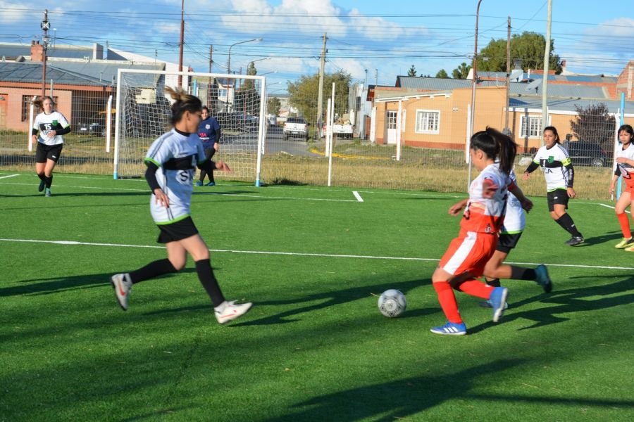 Huracán Santacruceño se quedó con el Torneo de Fútbol Femenino por el Mes de las Mujeres