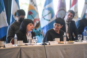 Anuncian mesas de trabajo para implementar más horas de clase en la escuela primaria
