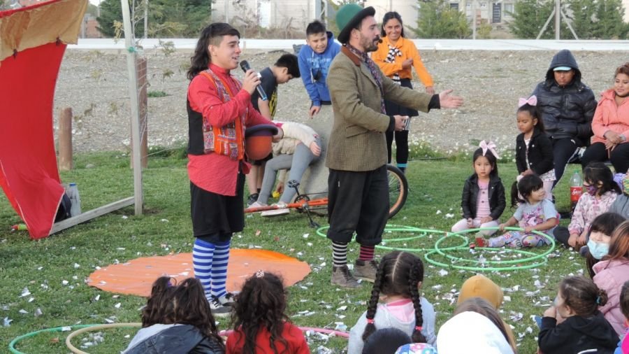 Meló: "Concretamos acciones junto a les vecines en el Centro Administrativo San Benito"