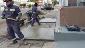 Vialidad Provincial trabaja en el mantenimiento del aeropuerto de Puerto Deseado
