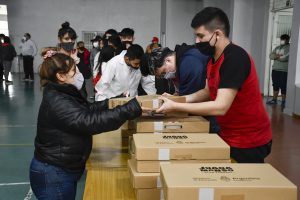 Educación impulsa la entrega de notebook en el marco del Plan Conectar Igualdad