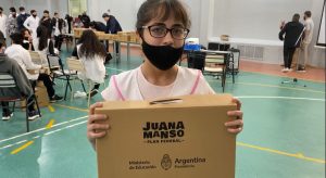 Educación impulsa la entrega de notebook en el marco del Plan Conectar Igualdad