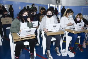 Educación continúa con la entrega de notebooks en el marco del Plan Conectar Igualdad