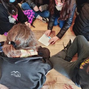 El MAEM realiza visita guiadas de la muestra “Valientes, una historia de Mujeres”