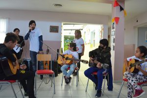 Con música, arte y juegos se realizó el cierre de talleres del espacio Amakaik