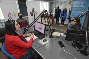 Estudiantes de la Unidad Académica Río Gallegos de la UNPA visitaron LU14 Radio Provincia