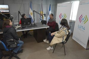 Estudiantes de la Unidad Académica Río Gallegos de la UNPA visitaron LU14 Radio Provincia
