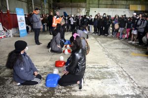 El Instituto “Dra. Elsa Barbería" realizó la tercera clase “Conociendo Malvinas en Escalas” en el Aeroclub Río Gallegos
