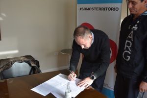 Importante entrega de aportes a la Federación Santacruceña de Vóley