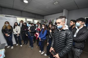 Estudiantes del Colegio Salesiano de Río Gallegos visitaron los estudios de Radio Provincia