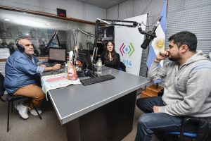 Estudiantes del Colegio Salesiano de Río Gallegos visitaron los estudios de Radio Provincia