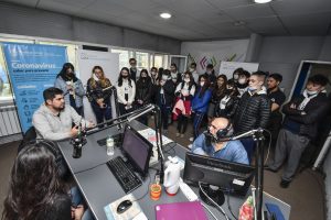 Estudiantes del Colegio Salesiano de Río Gallegos visitaron los estudios de Radio Provincia