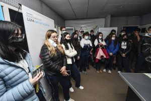 Estudiantes del Colegio Salesiano de Río Gallegos visitaron los estudios de Radio Provincia