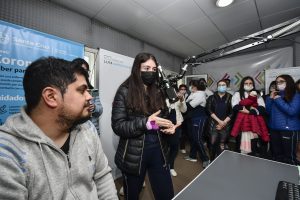 Estudiantes del Colegio Salesiano de Río Gallegos visitaron los estudios de Radio Provincia
