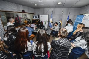 Estudiantes del Colegio Salesiano de Río Gallegos visitaron los estudios de Radio Provincia