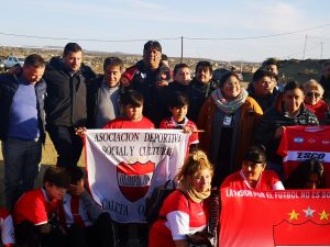 El Gobierno de Santa Cruz acompañó la inauguración de la cancha del Club Olimpia Jrs.