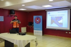 Capacitaron en primeros auxilios al personal del Instituto de Energía de Santa Cruz