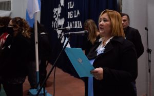 Autoridades de Educación acompañaron el acto por el 212º Aniversario de la Revolución de Mayo en la EPJA N°20