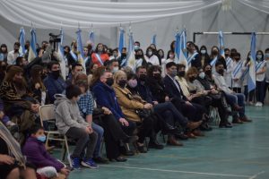 Autoridades de Educación acompañaron el acto por el 212º Aniversario de la Revolución de Mayo en la EPJA N°20