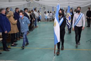 Autoridades de Educación acompañaron el acto por el 212º Aniversario de la Revolución de Mayo en la EPJA N°20